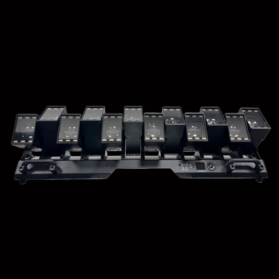 1260W Pixel  zoom bar moving head          3