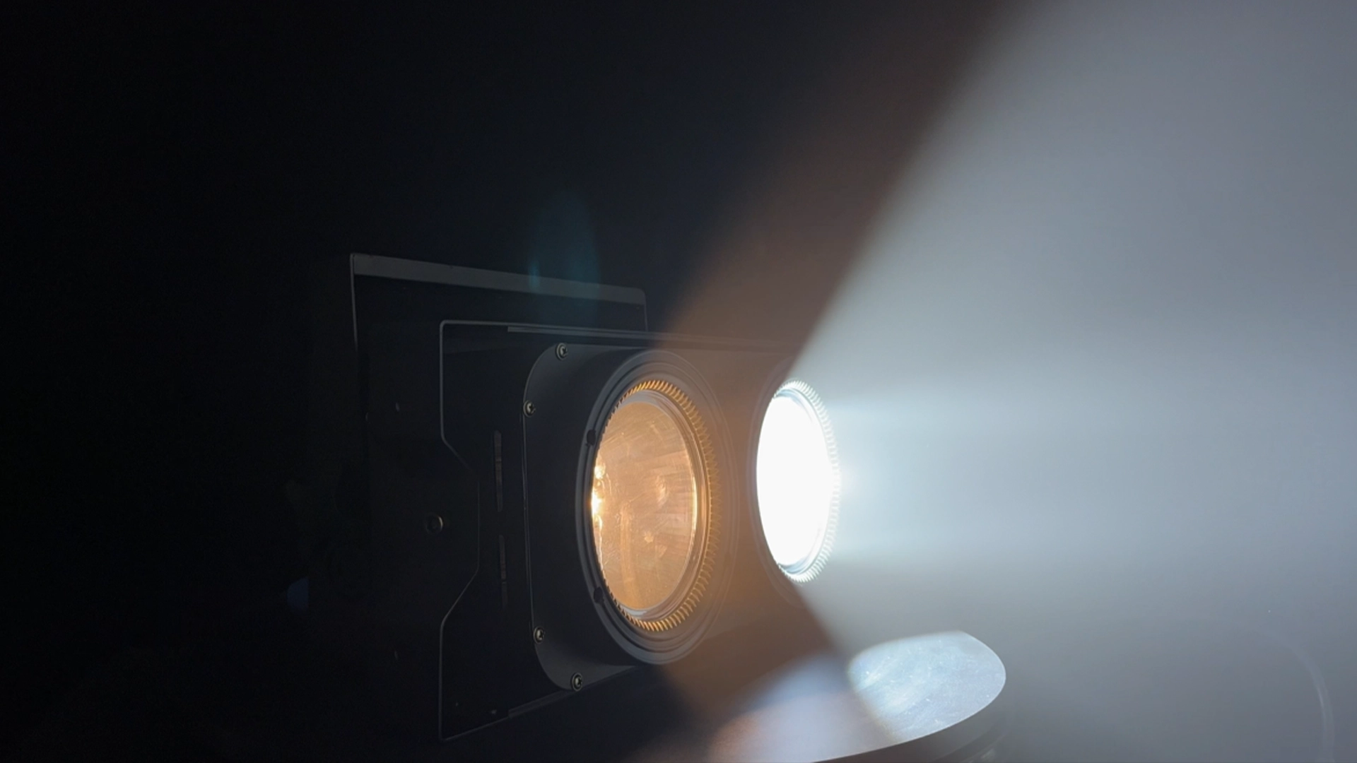 200 BLINDER 4 - Uplus Lighting