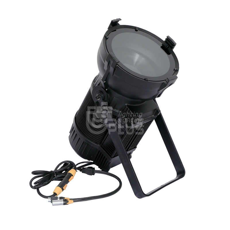 300W outdoor led spot light with DMX Auto zoom 6 - Uplus Lighting 300W outdoor led spot light with DMX Auto zoom 6 - Uplus Lighting