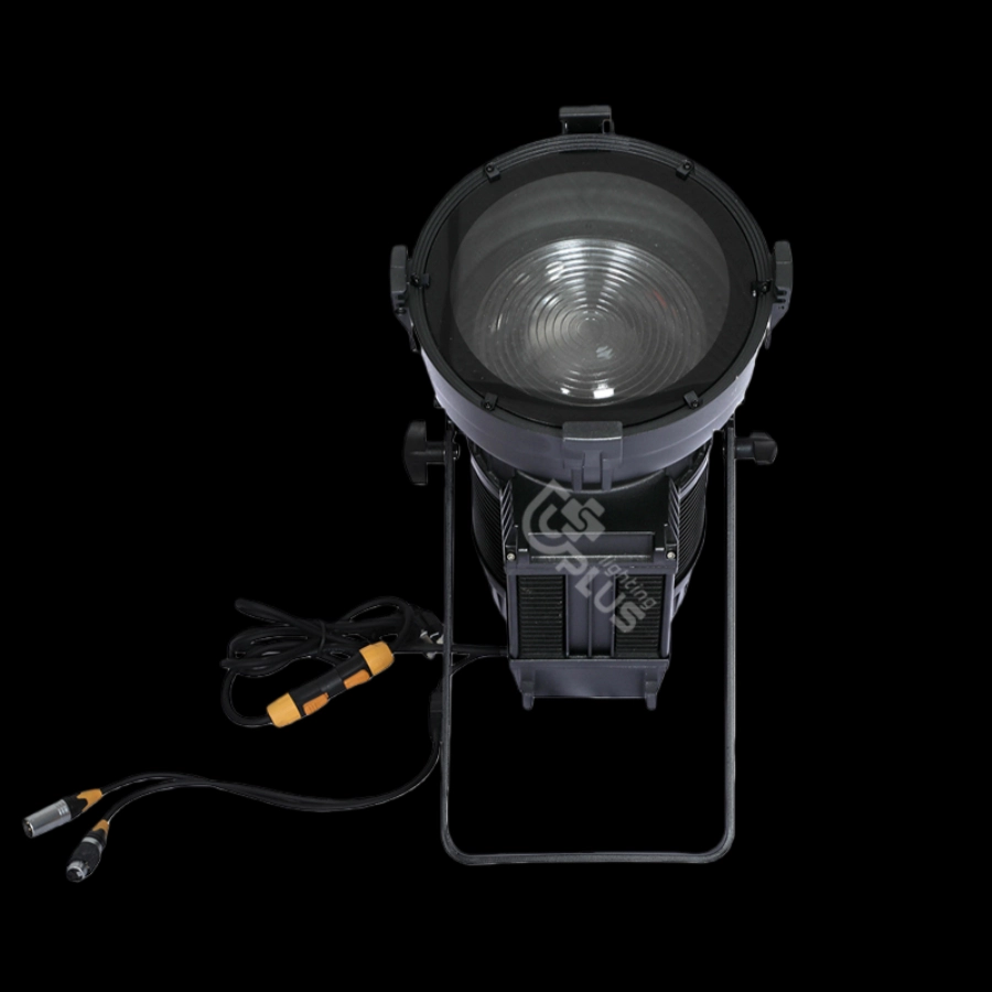 300Woutdoor led spot light with DMX Auto zoom  4 - Uplus Lighting