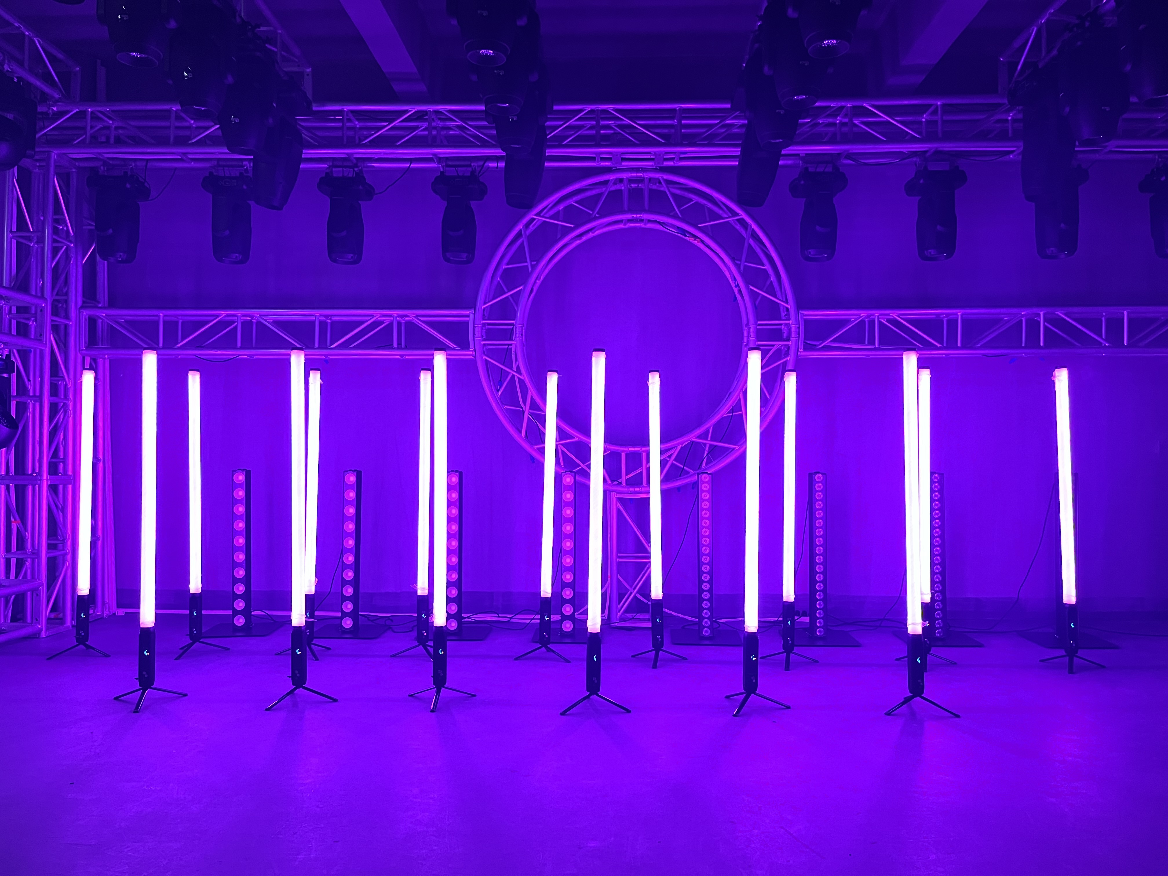360-pixel-tube-purple-architectural-pixel-tube-light - Uplus Lighting