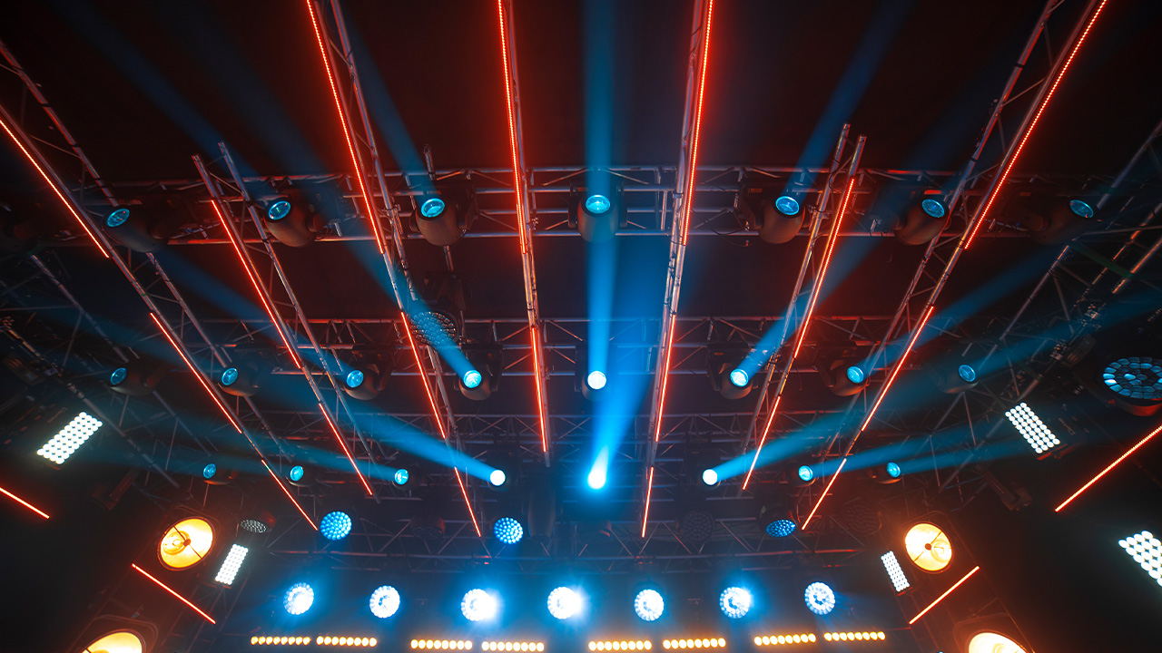 光线照亮了景色 光线照亮了景色