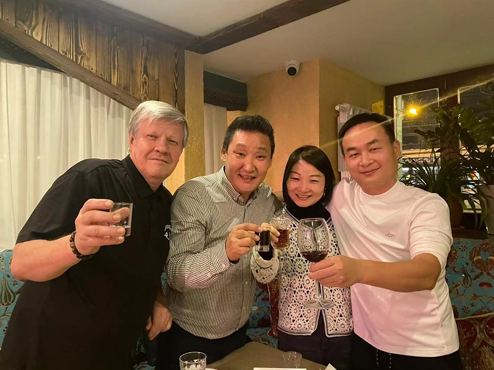 Group photo of clients (13) - Uplus Lighting