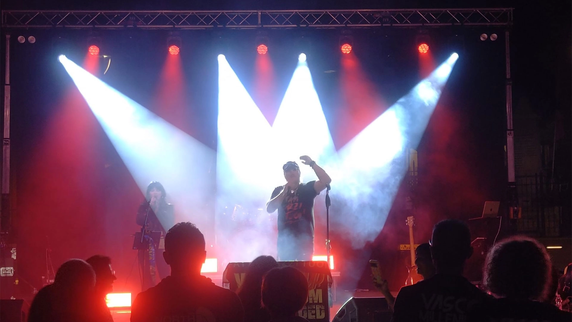 Immersive-Live-Music-Venues - Uplus Lighting