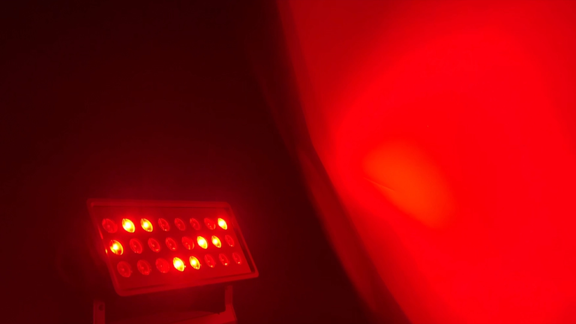 IP65 led wash moving light with dual-layer pixel effects 3 - Uplus Lighting