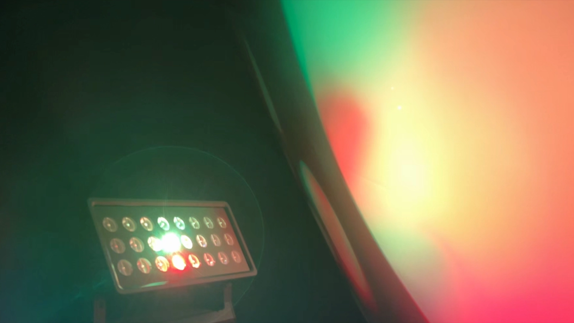 IP65 led wash moving light with dual-layer pixel effects 4 - Uplus Lighting