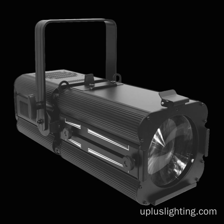 led profile light with manaul zoom 1 - Uplus Lighting