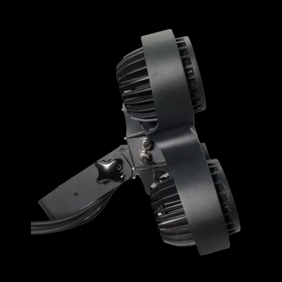 Luminária externa de 4x100w com tecnologia Blinder - <span class="notranslate">Uplus Lighting</span>