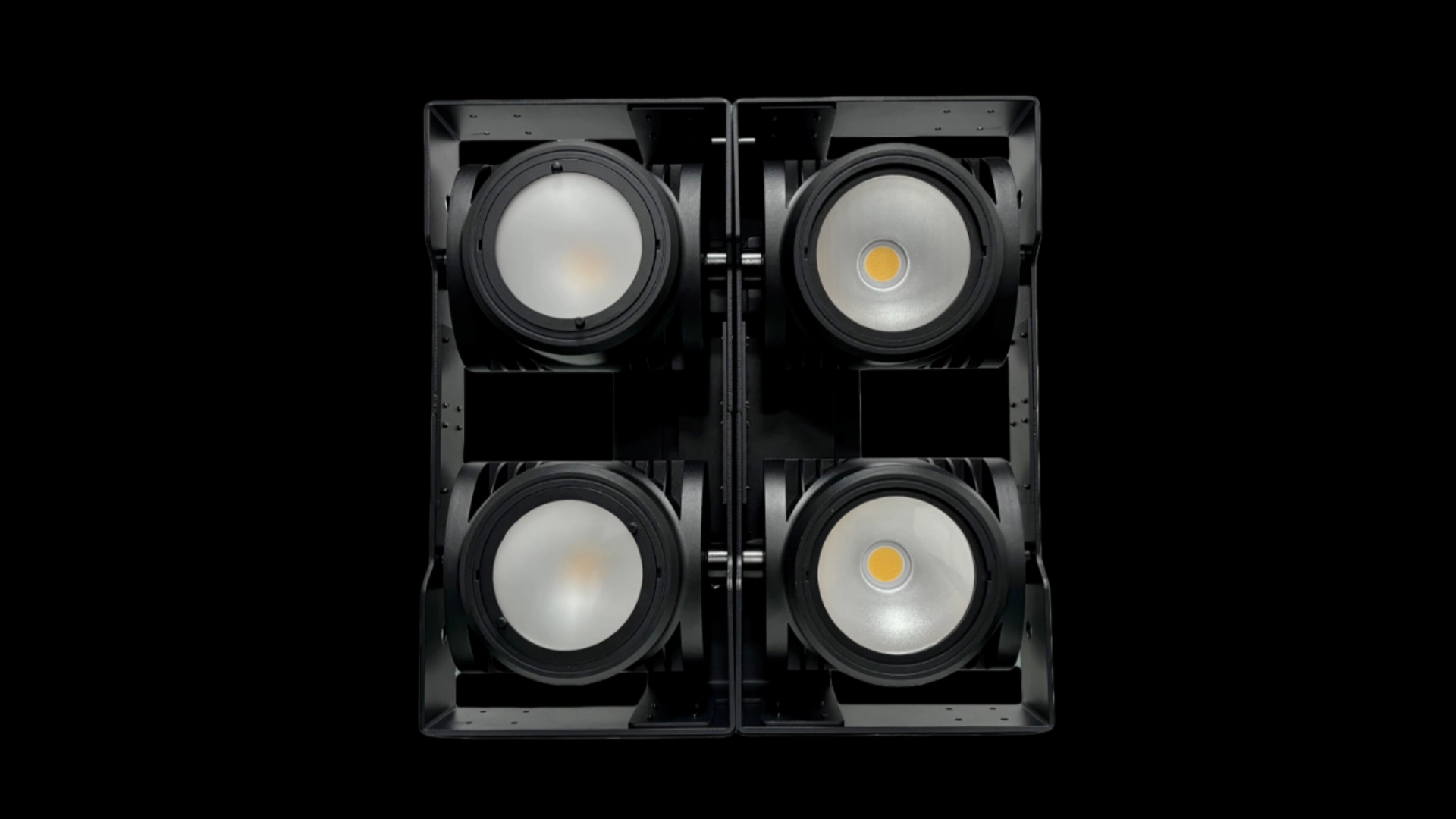 مصباح إضاءة خارجي 4x100 واط - <span class="notranslate">Uplus Lighting</span>