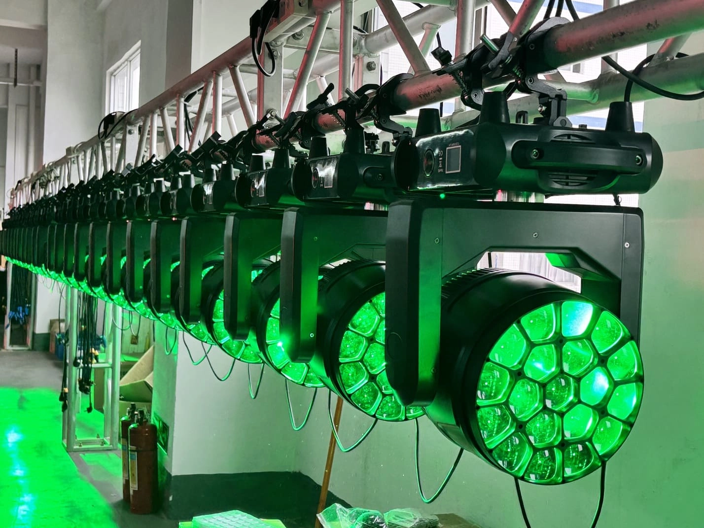 Production Line (1) - Uplus Lighting