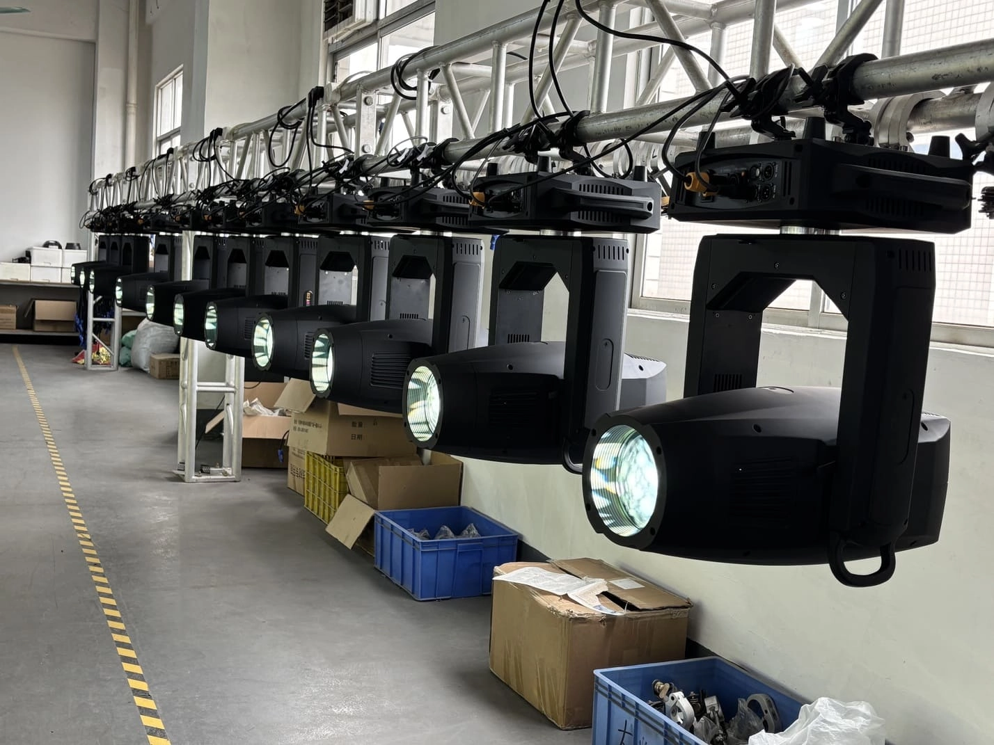 Production Line (2) - Uplus Lighting