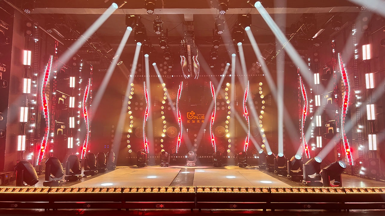 showroom1 - Uplus Lighting